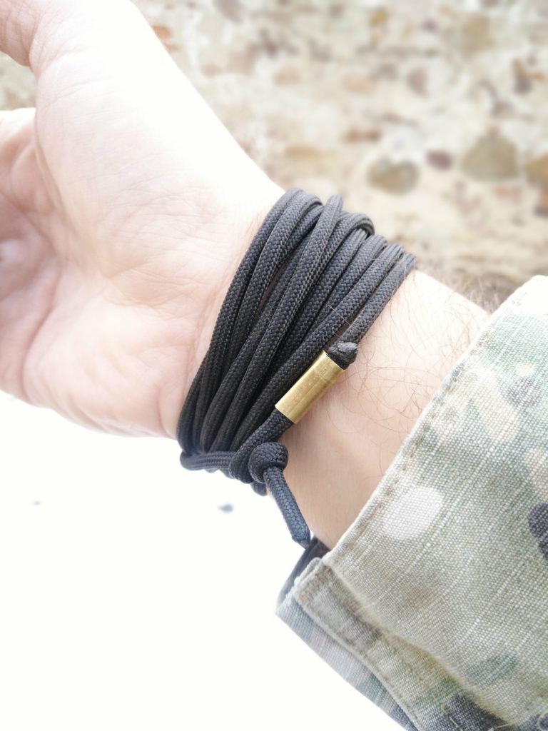 Paracord provaz na ruku